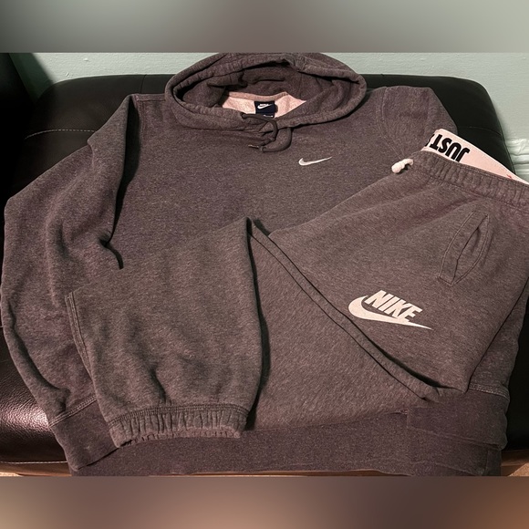 Nike Tops - Nike hoodie and pants, size M, excellent condition
